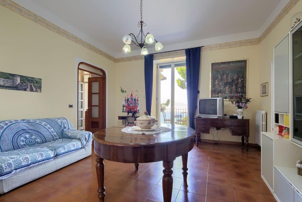 Ferienwohnung Casa Panoramica Castellammare di Stabia Exterior foto